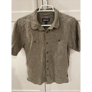 Patagonia Men's Short Sleeve Button Down Shirt Olive Green Plaid Medium